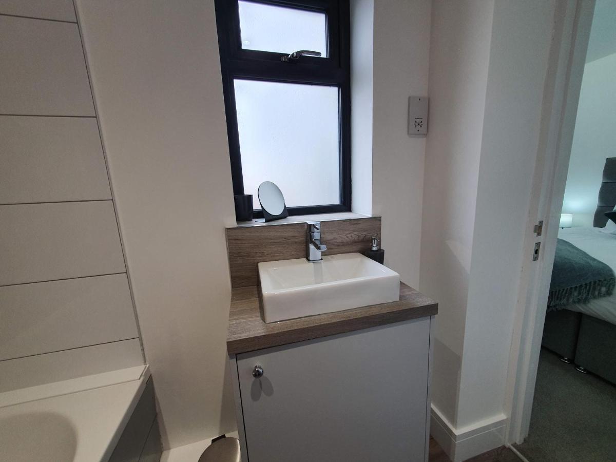 2 Bedroom Apartments In Filton By Cliftonvalley Apartments Бристоль Экстерьер фото